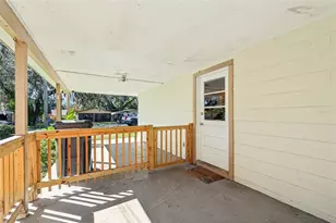 1013 Oakhill St, Seffner, FL 33584 - Photo 9