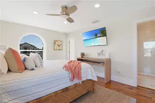 136 Devon Dr, Clearwater Beach, FL 33767 - Photo 29