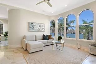 136 Devon Dr, Clearwater Beach, FL 33767 - Photo 11