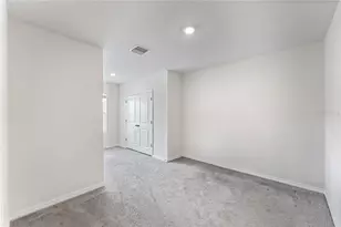 33066 Major Oak Dr, Wesley Chapel, FL 33545 - Photo 13