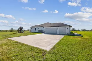 15639 Seth Country Ln, Wimauma, FL 33598 - Photo 9