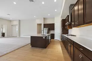 10017 Meadowrun Dr, Lithia, FL 33547 - Photo 9