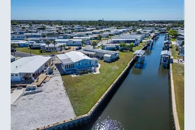 126 W Saint Johns Way, Apollo Beach, FL 33572 - Photo 5