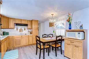 38541 Windflower Ave, Zephyrhills, FL 33542 - Photo 9