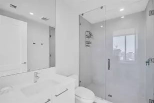 301 1st St S, Saint Petersburg, FL 33701 - Photo 39