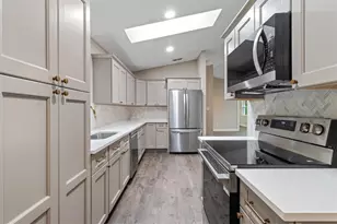 12217 Peaceful Ave, Weeki Wachee, FL 34614 - Photo 21