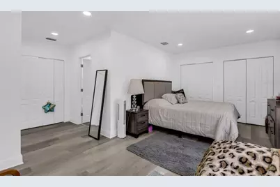 4864 Lake Charles Drive N, Kenneth City, FL 33709 - Photo 27