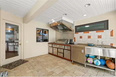 3498 Shoreline Circle, Palm Harbor, FL 34684 - Photo 29