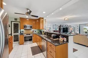 100 Bluff View Dr, Belleair Bluffs, FL 33770 - Photo 17