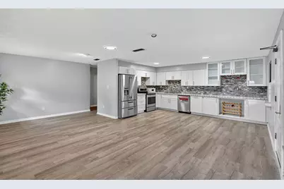 6220 W Thorpe Street, Tampa, FL 33611 - Photo 5