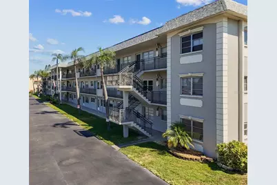 211 Pasadena Avenue N #107, Saint Petersburg, FL 33710 - Photo 1