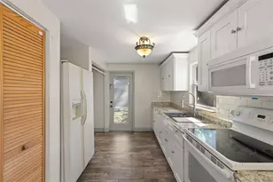 8507 Claonia St, Tampa, FL 33614 - Photo 13