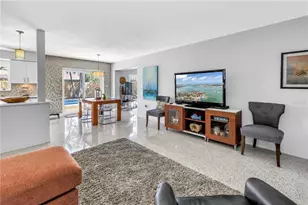 6904 Grande Vista Way S, Saint Petersburg, FL 33707 - Photo 5