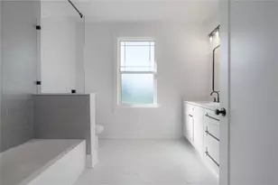 810 E Frierson Ave, Tampa, FL 33603 - Photo 23