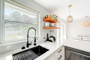 510 62nd Ave NE, Saint Petersburg, FL 33702 - Photo 7