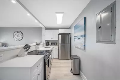 19450 Gulf Boulevard #203, Indian Shores, FL 33785 - Photo 15