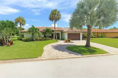 1998 Kansas Avenue NE, Saint Petersburg, FL 33703 - Photo 3