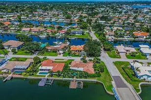 1998 Kansas Ave NE, Saint Petersburg, FL 33703 - Photo 5