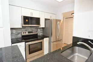 8609 Mallard Reserve Dr, Tampa, FL 33614 - Photo 5