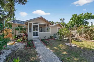 2700 25th Ave N, Saint Petersburg, FL 33713 - Photo 1