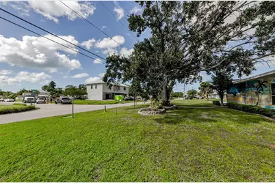 596 Baywood Drive N, Dunedin, FL 34698 - Photo 15