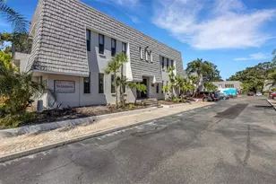 704 Lyndhurst St, Dunedin, FL 34698 - Photo 1