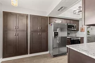 5817 Park St N, Saint Petersburg, FL 33709 - Photo 7