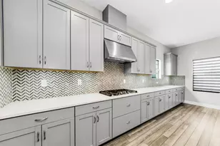 291 Mossy River Ct, Brandon, FL 33511 - Photo 15