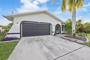 702 SE 36th St, Cape Coral, FL 33904 - Photo 5