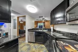4036 Angel Oak Ct, Tampa, FL 33613 - Photo 9