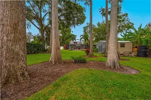 8020 Sharon Dr, Tampa, FL 33617 - Photo 69