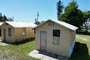 1210 Sweeney Dr, Ruskin, FL 33570 - Photo 3