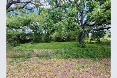8715 N Temple Avenue, Tampa, FL 33617 - Photo 1