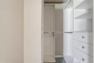 2213 Towering Oaks Cir, Seffner, FL 33584 - Photo 11