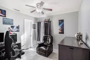 2013 Shadow Pine Dr, Brandon, FL 33511 - Photo 19