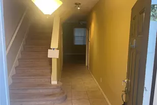 3002 Pointeview Dr, Tampa, FL 33611 - Photo 13