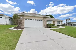 2130 Saxon Ln, Lakeland, FL 33810 - Photo 9