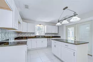 12442 Green Oak Ln, Dade City, FL 33525 - Photo 11