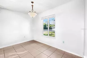 11400 3rd St N, Saint Petersburg, FL 33716 - Photo 7
