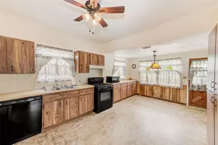 632 Cross St, Tarpon Springs, FL 34689 - Photo 9