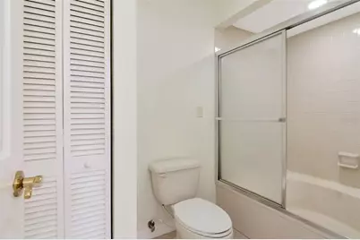 10417 Saint Tropez Place #103, Tampa, FL 33615 - Photo 9