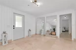 19207 Crooked Ln, Lutz, FL 33548 - Photo 9