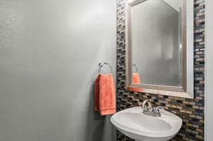 6025 Bayside Key Dr, Tampa, FL 33615 - Photo 15