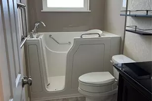 3260 Parkway Pl, Palm Harbor, FL 34684 - Photo 21