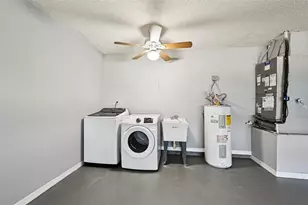 2421 Lancaster Dr, Sun City Center, FL 33573 - Photo 23