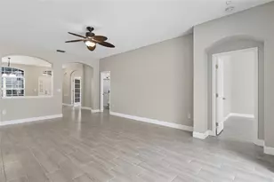 4423 Gentrice Dr, Valrico, FL 33596 - Photo 9