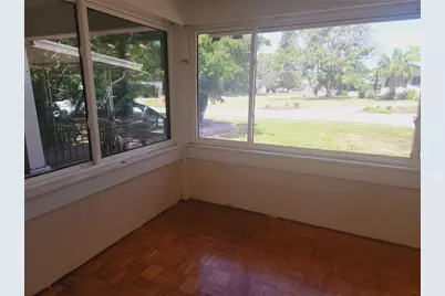2207 Florida Avenue S, Saint Petersburg, FL 33705 - Photo 5