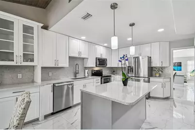 14603 Village Glen Circle, Tampa, FL 33618 - Photo 13