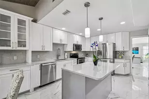 14603 Village Glen Cir, Tampa, FL 33618 - Photo 13