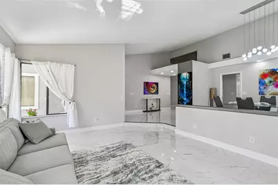 14603 Village Glen Circle, Tampa, FL 33618 - Photo 9